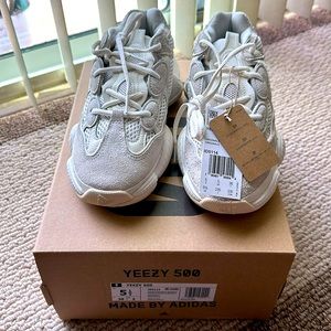 Selling my Brand New Yeezy 500